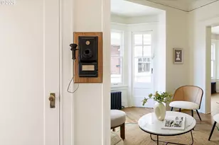 2083 NW Johnson St, Portland, OR 97209 - Photo 13