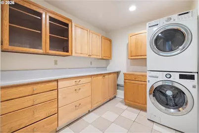 129 NE 39th Ave, Hillsboro, OR 97124 - Photo 37