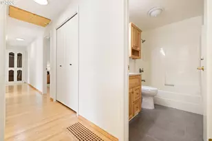 129 NE 39th Ave, Hillsboro, OR 97124 - Photo 25