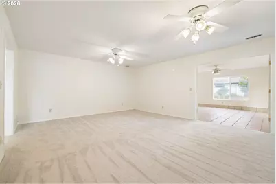 129 NE 39th Ave, Hillsboro, OR 97124 - Photo 33