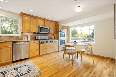129 NE 39th Ave, Hillsboro, OR 97124 - Photo 13