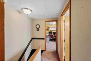 527 W Fourth St, Coquille, OR 97423 - Photo 33