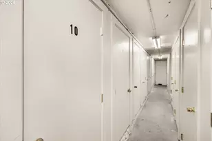 9221 N Lombard St, Portland, OR 97203 - Photo 21