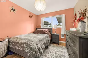 9221 N Lombard St, Portland, OR 97203 - Photo 15