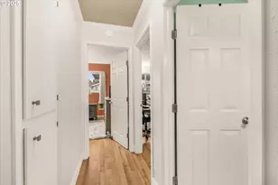 9221 N Lombard St, Portland, OR 97203 - Photo 13