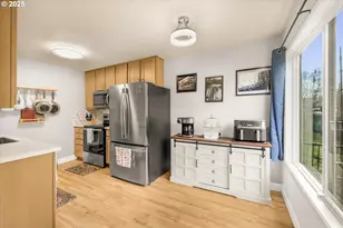 9221 N Lombard St, Portland, OR 97203 - Photo 9