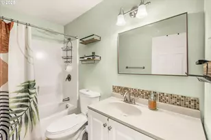 9221 N Lombard St, Portland, OR 97203 - Photo 15