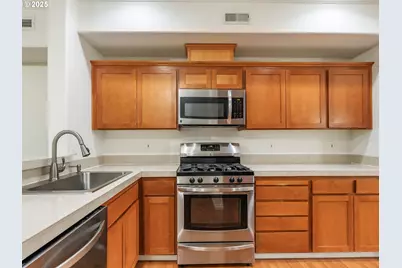 2622 NW Kennedy Ct, Portland, OR 97229 - Photo 9