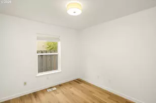 915 NE Mariners Loop, Portland, OR 97211 - Photo 19