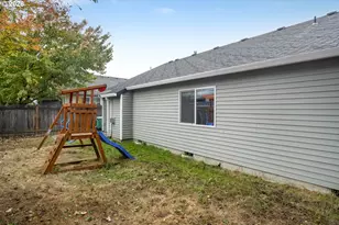 915 NE Mariners Loop, Portland, OR 97211 - Photo 31