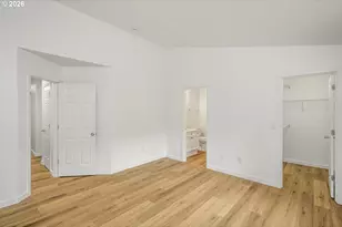 915 NE Mariners Loop, Portland, OR 97211 - Photo 15