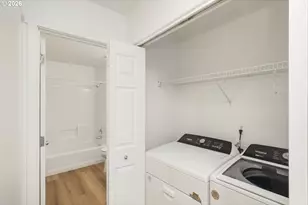 915 NE Mariners Loop, Portland, OR 97211 - Photo 25