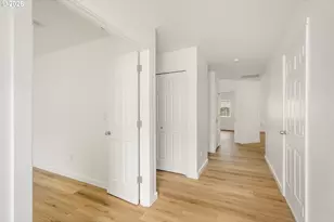 915 NE Mariners Loop, Portland, OR 97211 - Photo 5