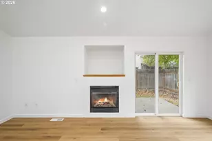 915 NE Mariners Loop, Portland, OR 97211 - Photo 11