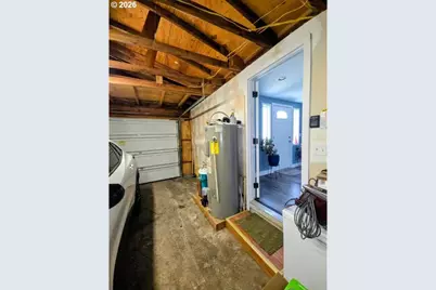 1304 Ocean Ct, Coos Bay, OR 97420 - Photo 31