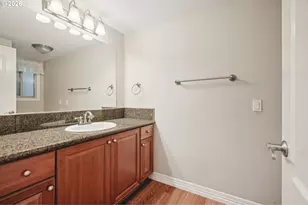 16470 SW Royalty Pkwy, Portland, OR 97224 - Photo 17