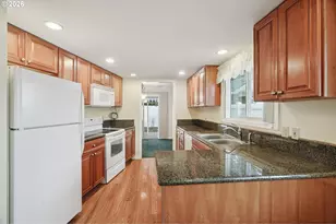 16470 SW Royalty Pkwy, Portland, OR 97224 - Photo 9