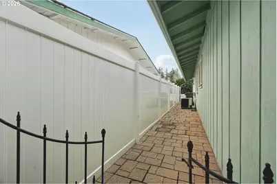 16470 SW Royalty Pkwy, Portland, OR 97224 - Photo 29