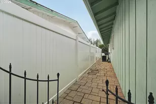 16470 SW Royalty Pkwy, Portland, OR 97224 - Photo 29