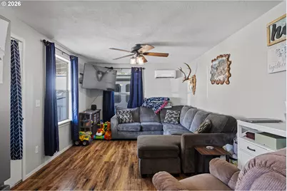 1932 Willow St, Myrtle Point, OR 97458 - Photo 5