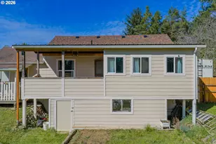 1932 Willow St, Myrtle Point, OR 97458 - Photo 3