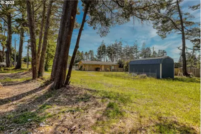 1848 Thomas Ave, Coos Bay, OR 97420 - Photo 7