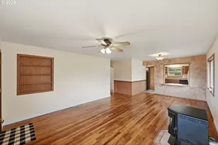 2984 Myrtle St, North Bend, OR 97459 - Photo 9