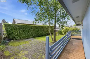 2984 Myrtle St, North Bend, OR 97459 - Photo 33