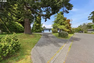 2984 Myrtle St, North Bend, OR 97459 - Photo 3