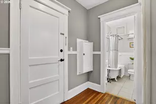 2109 NW Irving St, Portland, OR 97210 - Photo 19