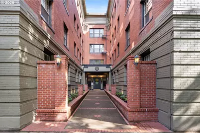 2109 NW Irving St #205, Portland, OR 97210 - Photo 1
