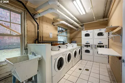 2109 NW Irving St #205, Portland, OR 97210 - Photo 33