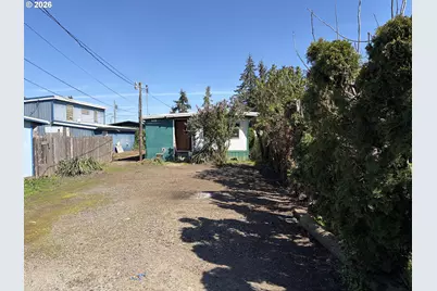 1273 33rd St, Springfield, OR 97478 - Photo 3