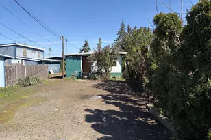 1273 33rd St, Springfield, OR 97478 - Photo 3