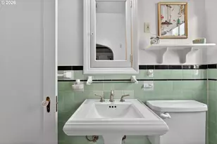 2325 NE Flanders St, Portland, OR 97232 - Photo 23