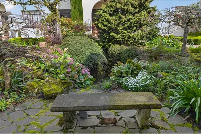 2325 NE Flanders St #8, Portland, OR 97232 - Photo 37