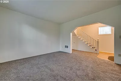 362 N 3rd Pl, Kalama, WA 98625 - Photo 3