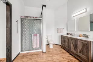 250 Valley View Rd, Sutherlin, OR 97479 - Photo 13