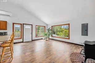 250 Valley View Rd, Sutherlin, OR 97479 - Photo 3