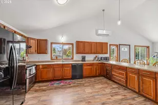 250 Valley View Rd, Sutherlin, OR 97479 - Photo 7