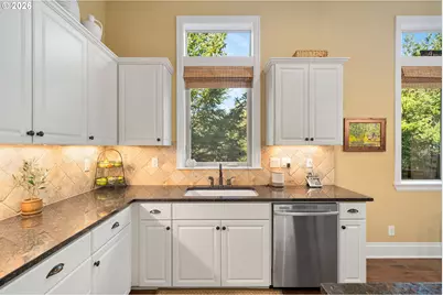 22784 SW 104th Ter, Tualatin, OR 97062 - Photo 5