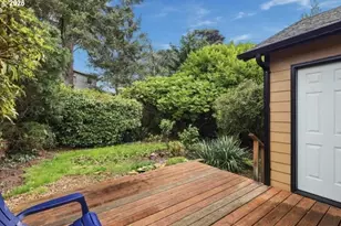 1824 NW 26th St, Lincoln City, OR 97367 - Photo 25