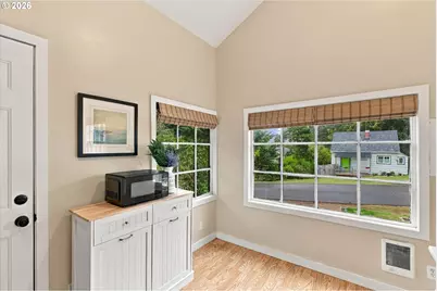 1824 NW 26th St, Lincoln City, OR 97367 - Photo 7