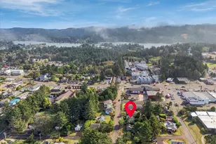 1824 NW 26th St, Lincoln City, OR 97367 - Photo 27