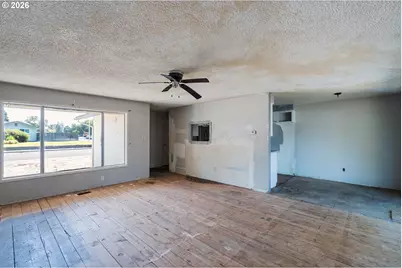 7675 Gladstone Ave, White City, OR 97503 - Photo 5