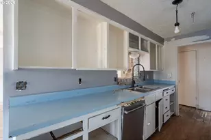 7675 Gladstone Ave, White City, OR 97503 - Photo 9