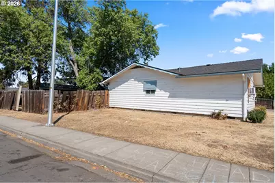 7675 Gladstone Ave, White City, OR 97503 - Photo 23