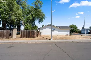 7675 Gladstone Ave, White City, OR 97503 - Photo 25