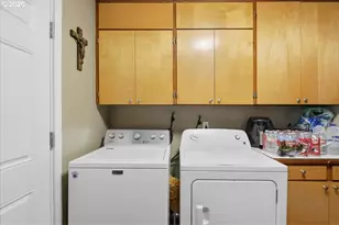 3707 SE 154th Ave, Portland, OR 97236 - Photo 9