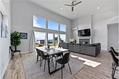 30414 Driftwood Dr, Gold Beach, OR 97444 - Photo 7